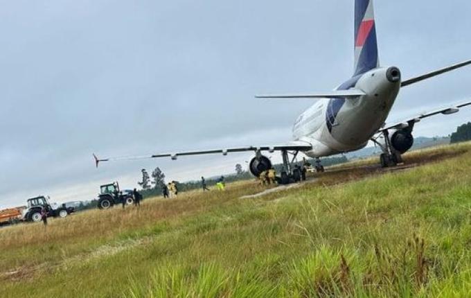 Saída de pista de avião em Chapecó leva ao cancelamento de 15 voos
