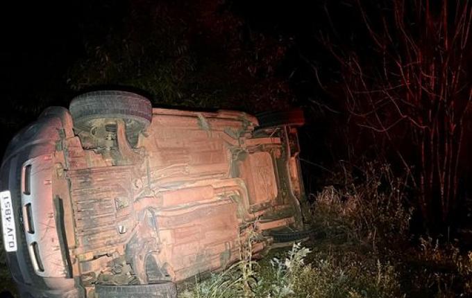 Acidente entre dois carros deixa feridos na SC-163 em Descanso