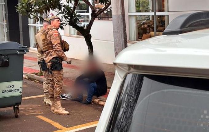 Briga em barbearia termina com um ferido no centro de São Miguel do Oeste