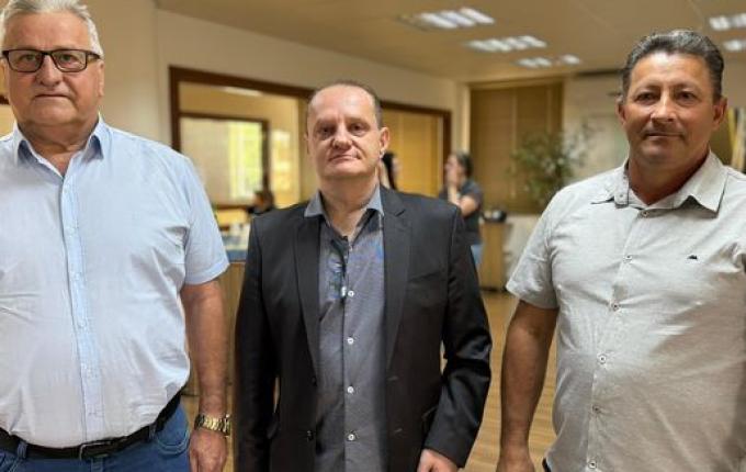 Candidatos a prefeito de Romelândia chegam para debate na Peperi