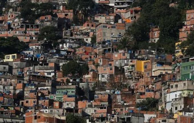 Quase 16,4 milhões de pessoas moram em favelas no Brasil, revela Censo