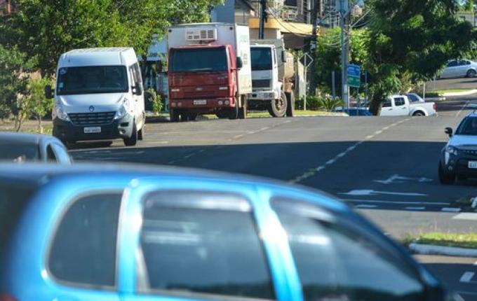 Polícia busca imagens para identificar assaltantes de gerente de supermercado