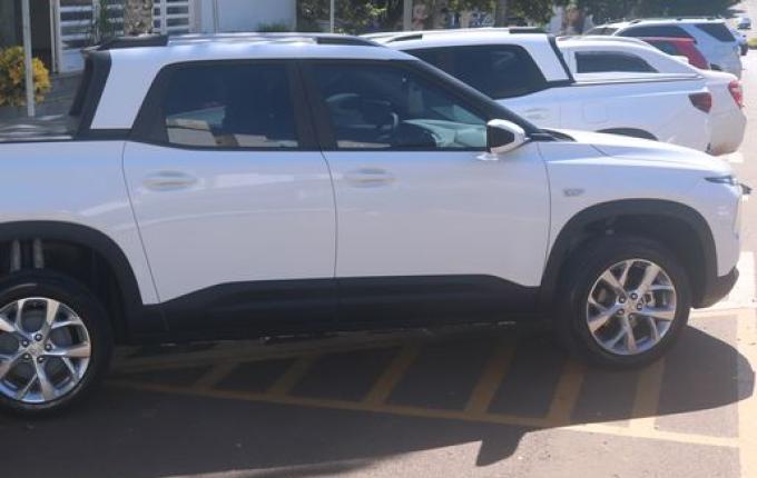 Administração de São José do Cedro adquire dois novos veículos