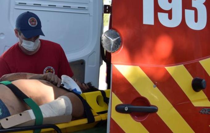 Queda de galpão deixa homem gravemente ferido em Descanso
