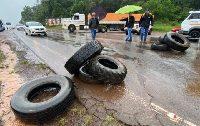 VÍDEO: Trevo de São Miguel do Oeste é fechado