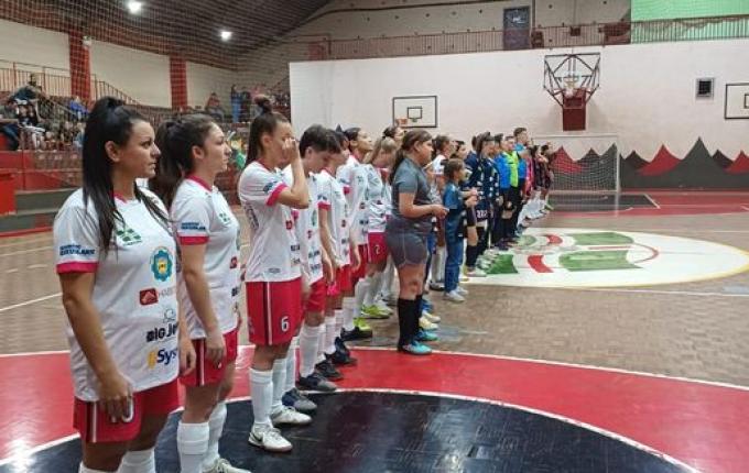 Gol de Bico estreia com vitória no estadual de futsal feminino