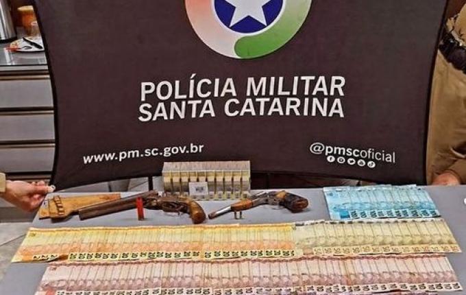 Suspeitos de roubo em posto de combustível são detidos