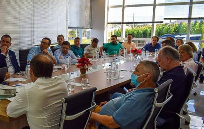 Prefeito de Mondaí, Valdir Rubert é eleito presidente da Ameosc