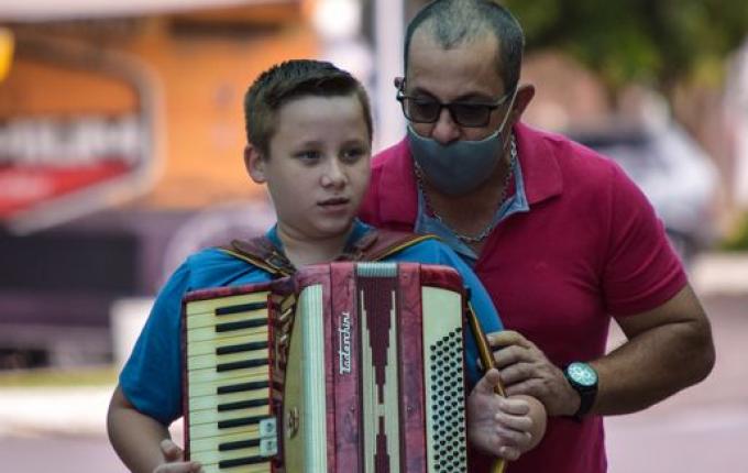 Escola Cívico Militar de São Miguel do Oeste realiza ato cívico na praça