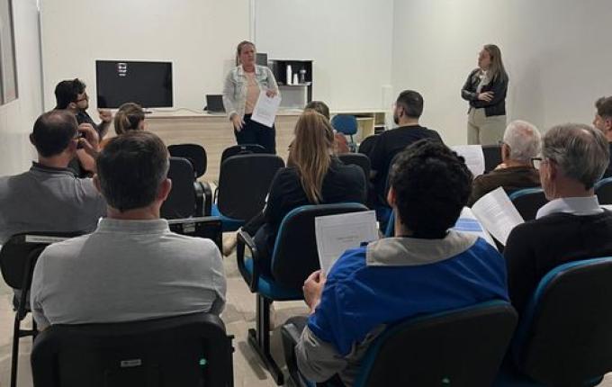 Guaraciaba oferece capacitação a empresários para participação em licitações