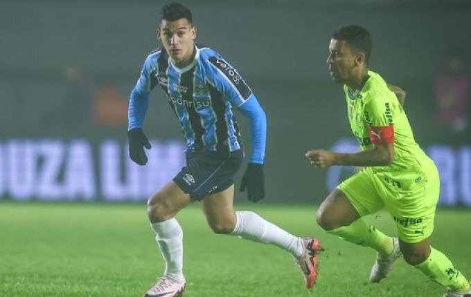 Grêmio deixa escapar chance de sair do Z-4 com empate contra Palmeiras