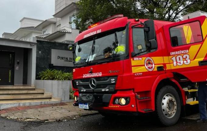 Homem fica gravemente ferido ao ser atingido por porcelanato em SMO