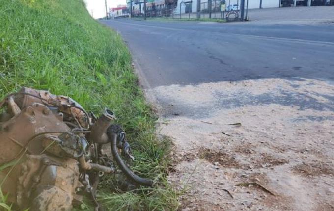 Três pessoas ficaram feridas em colisão frontal na BR 163