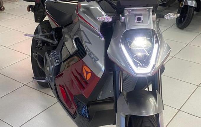 Inauguração da Yadea em SMO é tema no Empresas e Empresários