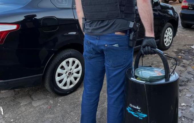 Operação da Polícia prende quatro pessoas e apreende arma de fogo em SMOeste