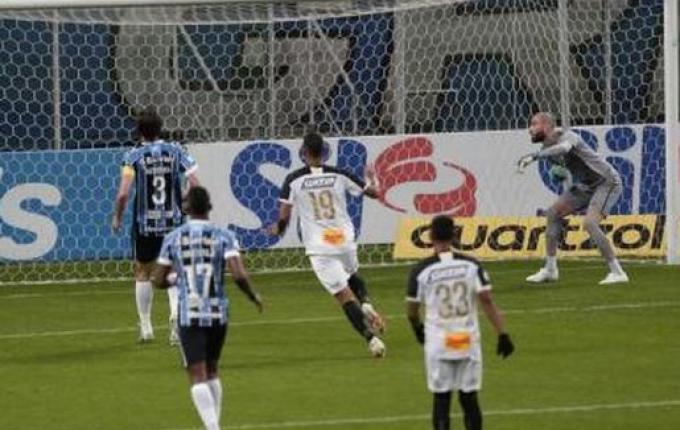 Grêmio perde para o Sport na Arena e fica perto da zona de rebaixamento no Brasileirão