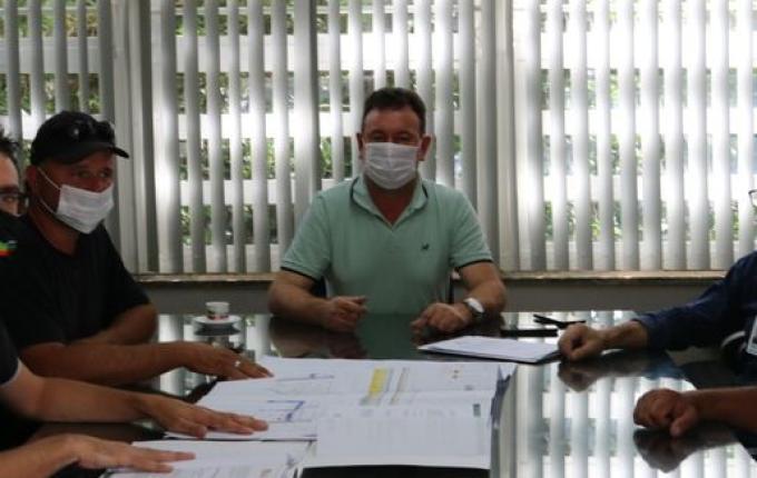 Assinada ordem de serviço para calçamento em seis ruas em São José do Cedro