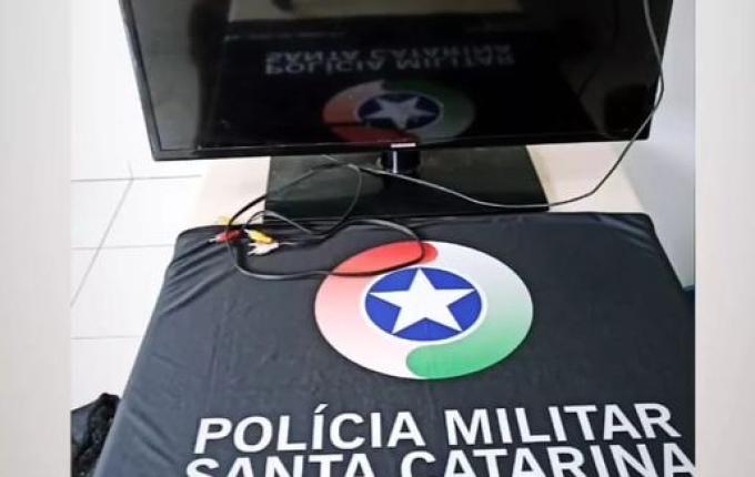 Homem é preso por receptação de televisor furtado em creche de SMOeste