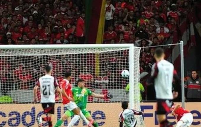 Inter perde outra vez para o Flamengo e está fora da Libertadores