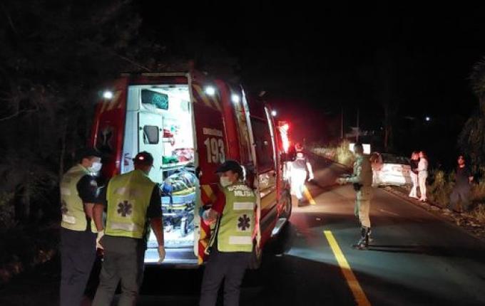 Colisão entre carro e moto deixa duas pessoas feridas na SC-163 em Descanso