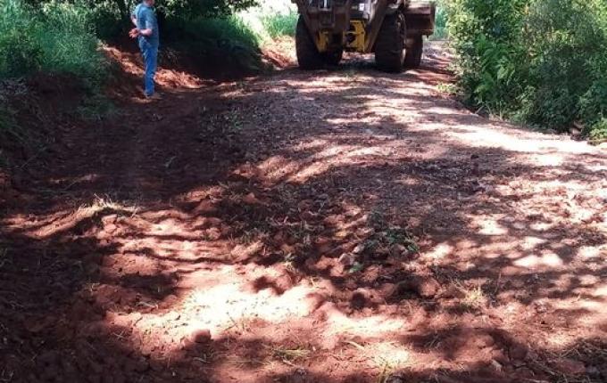 Secretaria de Transportes e Obras realiza manutenção dos maquinários