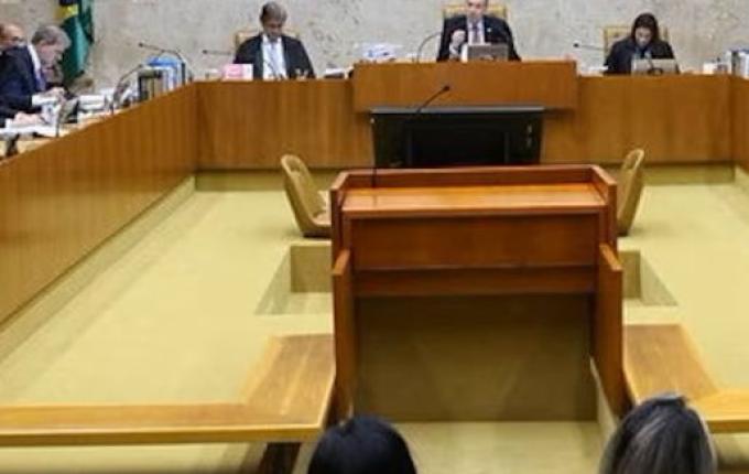 STF forma maioria para descriminalizar porte de maconha para uso pessoal