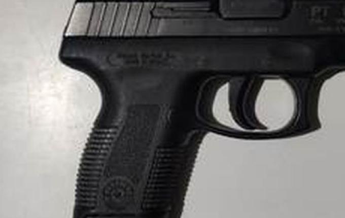 Criminoso invade casa e foge após mulher efetuar disparos de arma de fogo