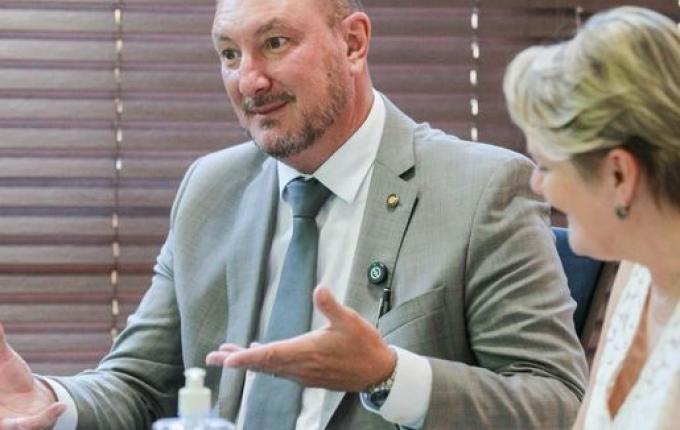 Mauro De Nadal assume coordenação da Bancada do Oeste