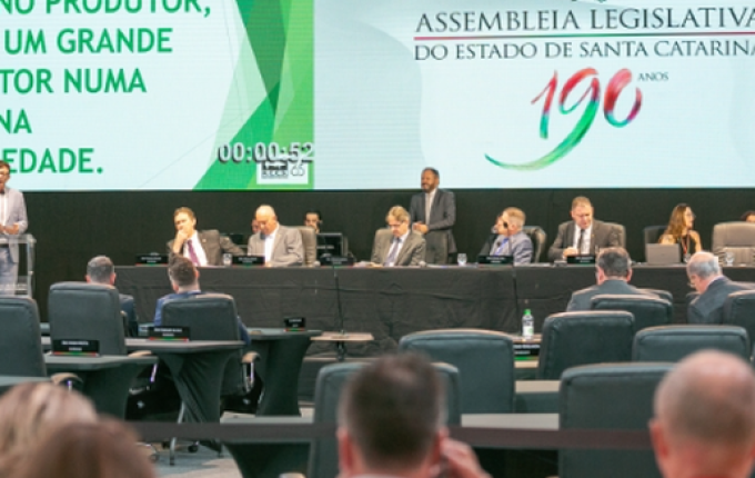 Comissão aprova novas regras para trânsito de máquinas agrícolas em SC