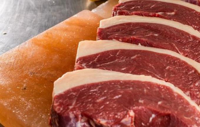 Preço da carne recua pelo sexto mês seguido e acumula queda de 5,8% no ano