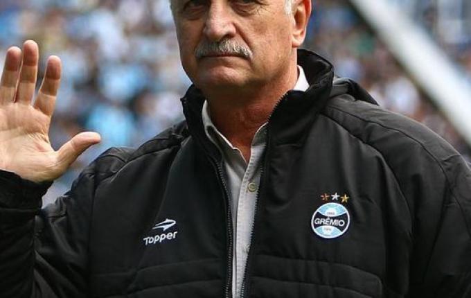 Após derrota, Grêmio anuncia demissão de Felipão