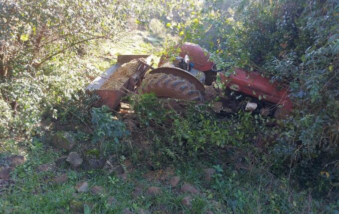 Trabalhador fica ferido após sofrer acidente com trator no interior de União do Oeste