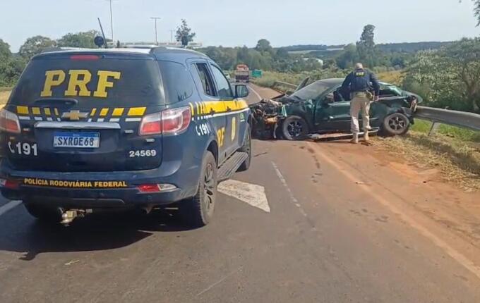 PRF apreende 30 kg de drogas após perseguição de 12 km na BR-282; bebê estava no carro