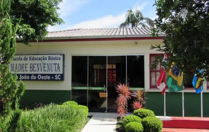 Quatro escolas do Extremo Oeste estão entre as 10 melhores do Estado