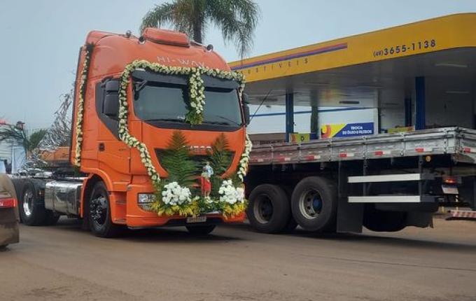 Tradicional carreata marca a 30° Festa do Colono e Motorista em Campo Erê