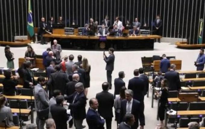 Orçamento de 2026 é aprovado pelo Congresso com reserva de R$ 61 bilhões em emendas