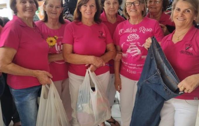 Rede Feminina realiza queima de estoque de roupas usadas; confira