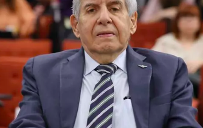 Augusto Heleno tem prisão domiciliar concedida por Moraes após laudo da PF