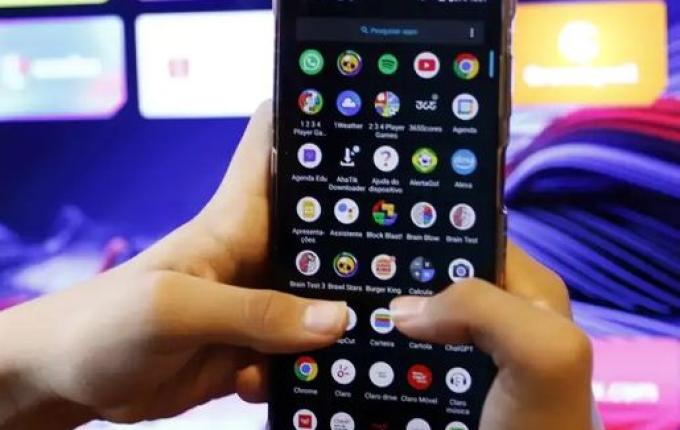 Plataformas não podem ser "terra sem lei", defende Moraes