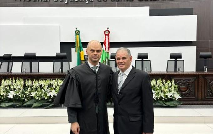Alex Santore toma posse como desembargador do Tribunal de Justiça