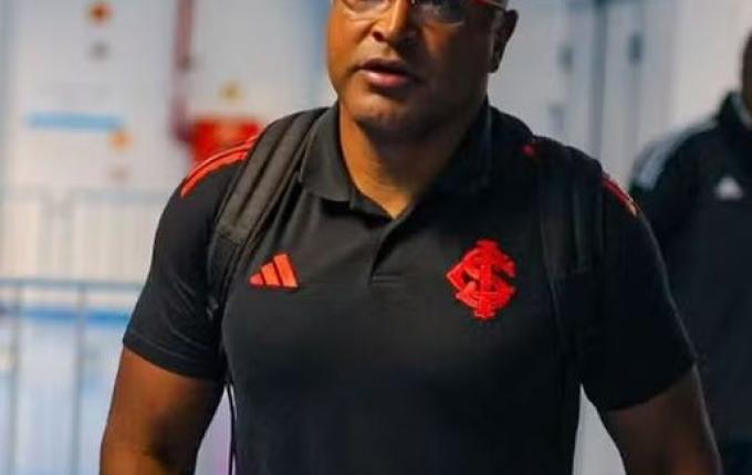 Diretor da CBF coloca Roger entre avaliados na Seleção, e técnico do Inter brinca: "Bom ter amigos"