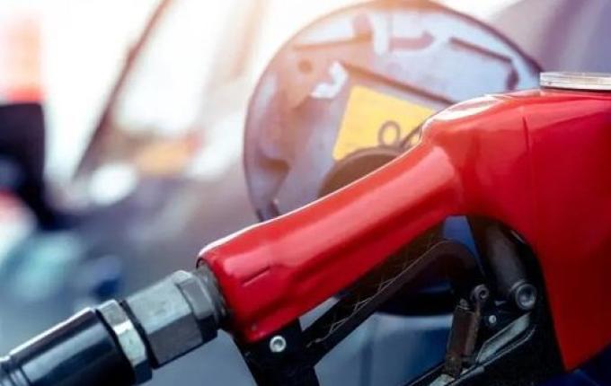 Gasolina fecha ano de preço estável em SC, mas começa 2026 com alta e chega a R$ 6,41