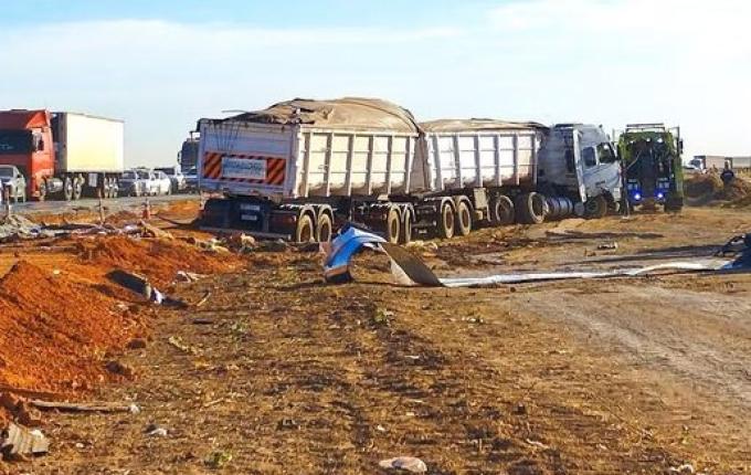 Batida entre ônibus e carreta deixa 11 mortos e mais de 40 feridos na BR-163 em MT