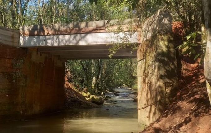 Nova ponte de concreto na comunidade Hélio Wassun é liberada em Bandeirante