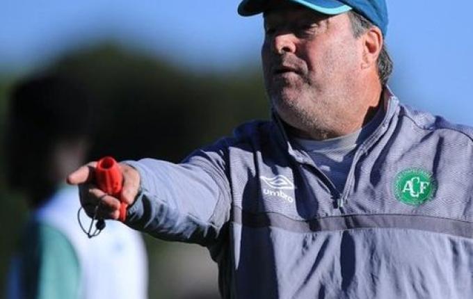 Pintado pede demissão e não é mais técnico da Chapecoense