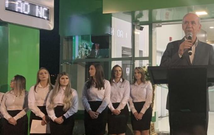 Sicredi reinaugura em novo endereço em São José do Cedro: veja as fotos