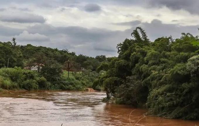 Estudo detecta presença de metais na urina de crianças em Brumadinho