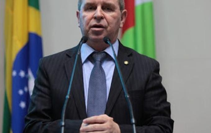 Deputado investiga despesas de R$ 4 milhões em licitação de limpezas de escolas