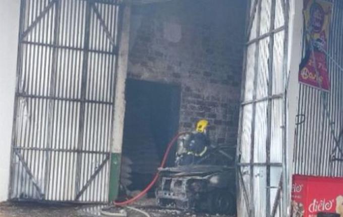 Incêndio destrói parte de cooperativa em São Lourenço do Oeste