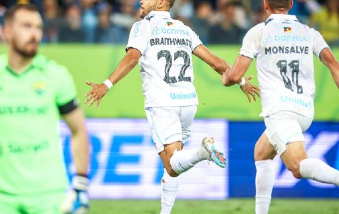 Braithwaite brilha em estreia, Grêmio vence o Cuiabá e respira no Brasileiro
